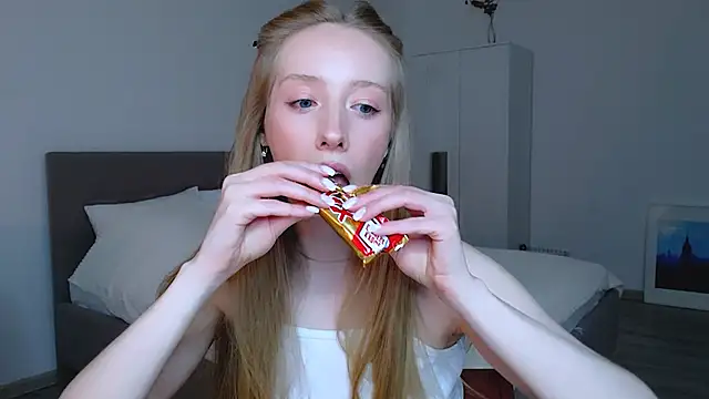 Luna insniity online show from December 30, 2024, 7:42 pm