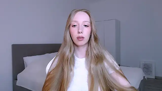 Luna insniity online show from February 19, 2026, 9:44 pm