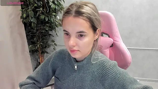 Donna Evans online show from March 6, 2025, 12:00 am