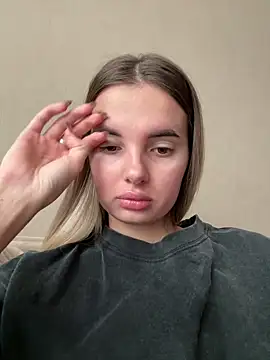 Donna Evans online show from October 22, 2025, 3:18 am