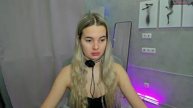 Donna Evans online show from December 23, 2025, 12:08 am