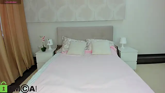 Snapshot of Donna_Evans chatting on May 31, 2026, 12:08 am Donna Evans online show from May 31, 2026, 12:08 am