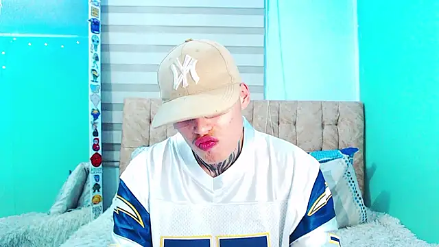  justinmoon2 online show from March 11, 2026, 4:40 am