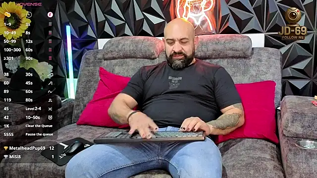 JD-69 online show from October 16, 2025, 8:21 pm