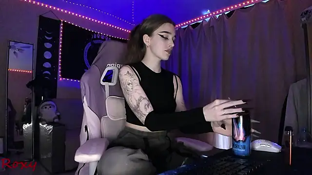 wet dream  online show from February 9, 2026, 8:18 am