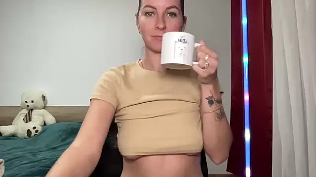 beauty bella online show from December 3, 2024, 10:18 pm