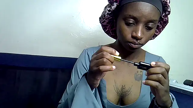 Snapshot of Enkarxx chatting on February 8, 2026, 11:19 pm Enkarxx online show from February 8, 2026, 11:19 pm