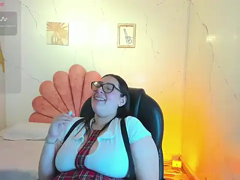 Snapshot of NiickyJones chatting on June 6, 2026, 2:49 am NiickyJones online show from June 6, 2026, 2:49 am