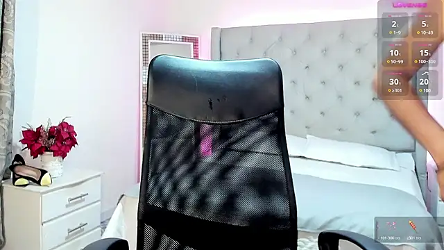 andykiuty online show from December 18, 2024, 8:14 pm