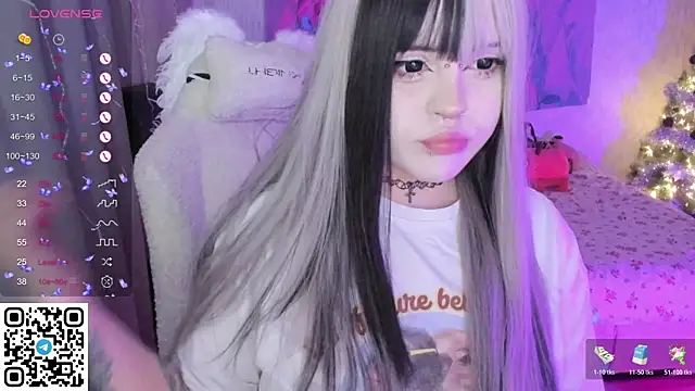 Snapshot of SelenaCute chatting on December 16, 2025, 7:13 am SelenaCute online show from December 16, 2025, 7:13 am