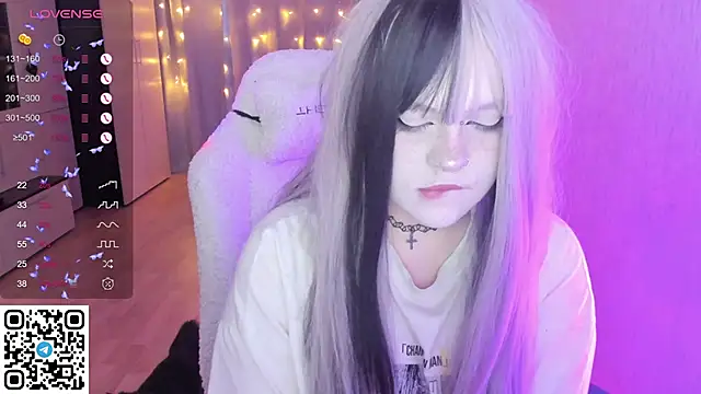 Snapshot of SelenaCute chatting on February 10, 2026, 5:33 am SelenaCute online show from February 10, 2026, 5:33 am