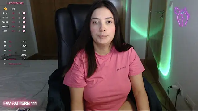 AnnaQueen online show from January 6, 2025, 10:47 pm