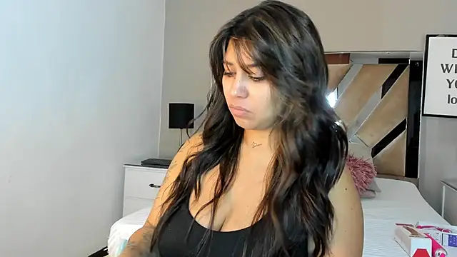 sharlott18 online show from December 21, 2024, 10:50 am