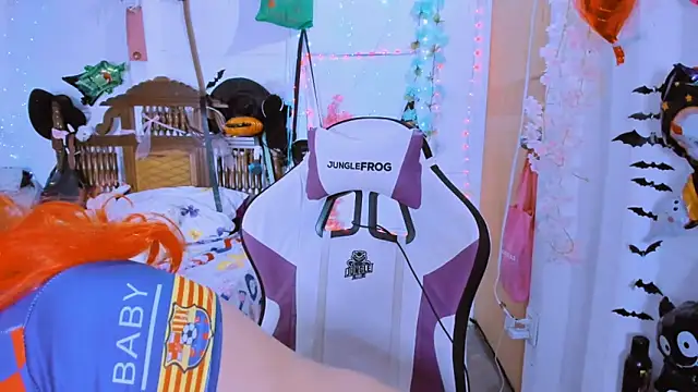 SofiaOlivares online show from October 7, 2025, 10:18 pm