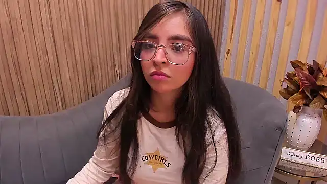 Eva Macalliter online show from February 1, 2025, 3:08 am