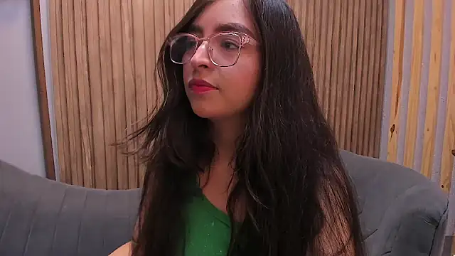 Eva Macalliter online show from February 8, 2025, 3:08 am