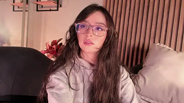 Snapshot of Eva_Macalliter chatting on May 20, 2026, 3:34 am Eva Macalliter online show from May 20, 2026, 3:34 am
