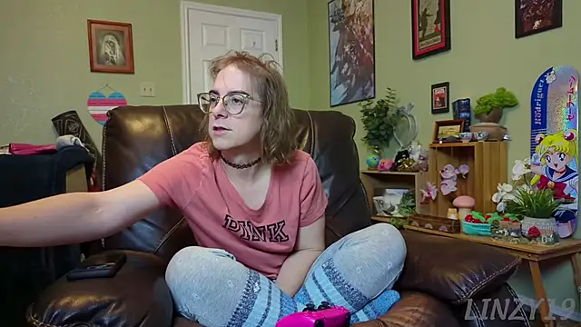 Linzy 19 online show from January 25, 2025, 3:40 am