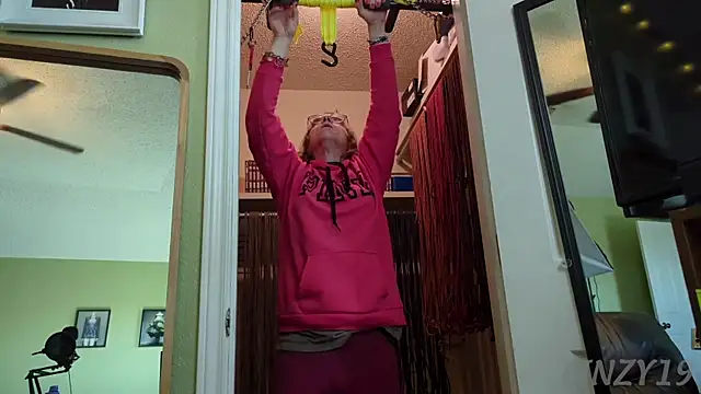 Linzy 19 online show from January 30, 2025, 8:42 pm