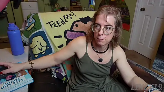 Linzy 19 online show from February 4, 2025, 12:19 am