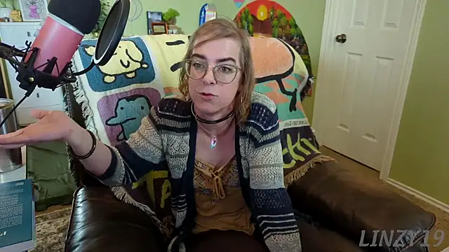 Linzy 19 online show from February 27, 2025, 8:31 pm