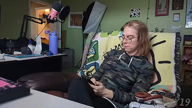 Linzy 19 online show from March 2, 2025, 3:37 pm