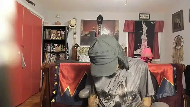 RoosterWabbit online show from March 11, 2025, 5:27 am