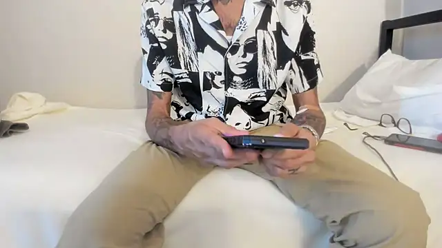 RoosterWabbit online show from September 24, 2025, 8:56 pm