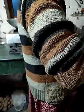 COUPLLE VILLAGE online show from January 11, 2025, 10:51 am