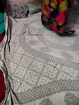 COUPLLE VILLAGE online show from January 15, 2025, 3:54 am