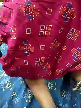 COUPLLE VILLAGE online show from February 12, 2025, 10:56 am