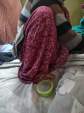 COUPLLE VILLAGE online show from February 19, 2025, 3:50 am