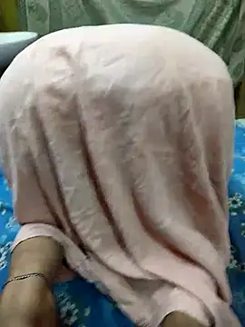 COUPLLE VILLAGE online show from March 10, 2025, 10:48 am