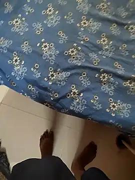 COUPLLE VILLAGE online show from September 9, 2025, 2:00 am