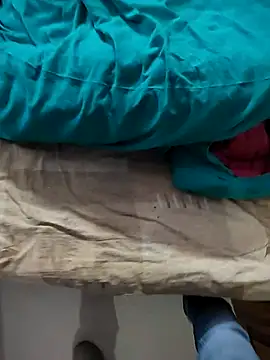 COUPLLE VILLAGE online show from December 23, 2025, 5:38 am