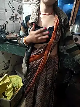 COUPLLE VILLAGE online show from February 2, 2026, 4:33 am