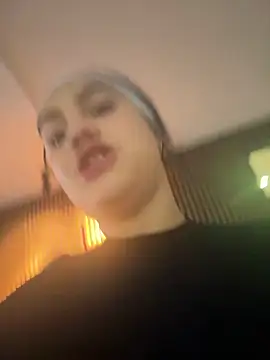 emily roberts1 online show from December 28, 2024, 12:35 pm