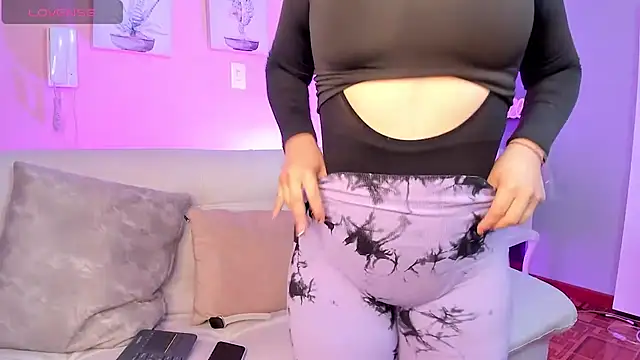 emily roberts1 online show from January 6, 2025, 3:20 am