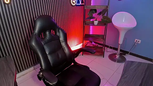 emily roberts1 online show from September 29, 2025, 4:39 am