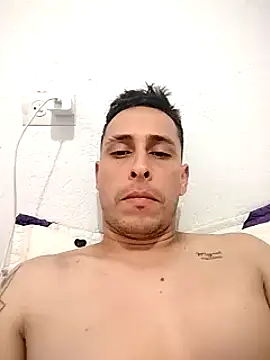 andresardila online show from December 7, 2024, 8:27 pm