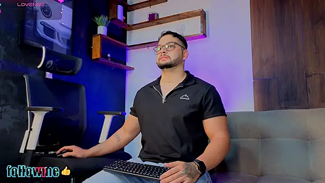 Andrew Brown online show from October 24, 2025, 7:32 pm