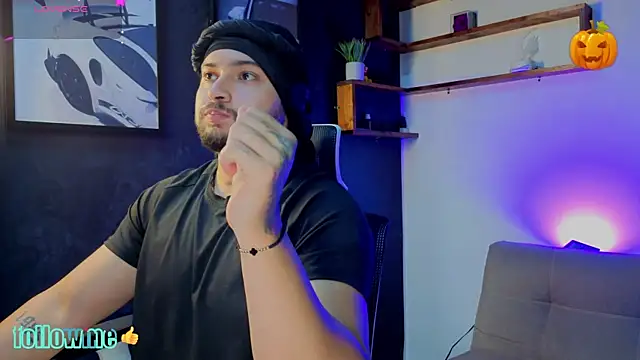 Andrew Brown online show from November 4, 2025, 4:17 pm