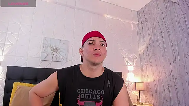 JUANDIAMONDS98 online show from November 21, 2025, 1:32 pm