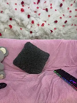 SkarletJhonson  online show from April 25, 2026, 12:24 am