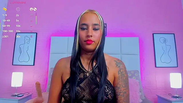 charlotte kisss online show from June 30, 2026, 5:14 pm