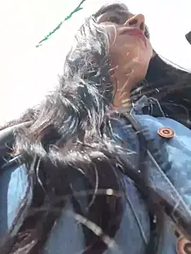 Astrid-- online show from April 10, 2026, 3:17 pm