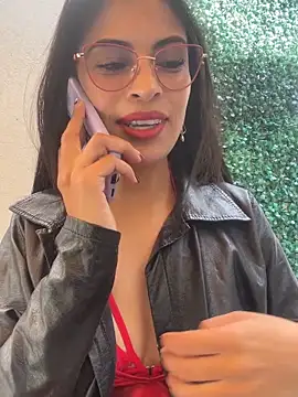 Astrid-- online show from April 24, 2026, 7:38 pm