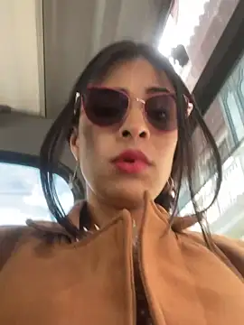 Astrid-- online show from April 27, 2026, 2:59 pm