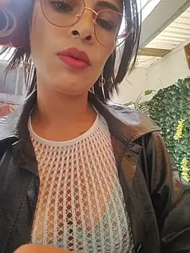 Snapshot of Astrid-- chatting on June 26, 2026, 3:27 pm Astrid-- online show from June 26, 2026, 3:27 pm