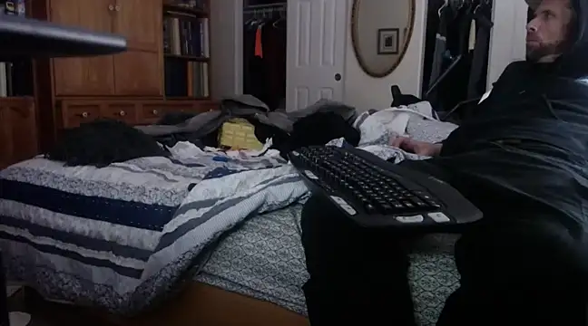 HandsumHungDaddy online show from February 16, 2025, 9:05 pm